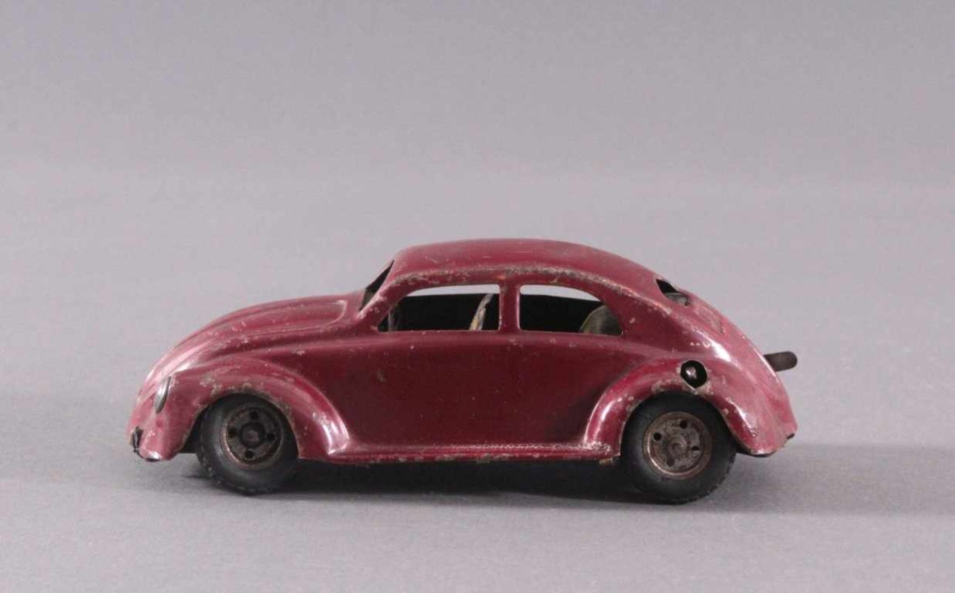 Blechspielzeug, VW Käfer Typ 1, BrezelkäferBespieltes Modell aus Blech, ohne Schlüssel. Es handelt - Image 2 of 5