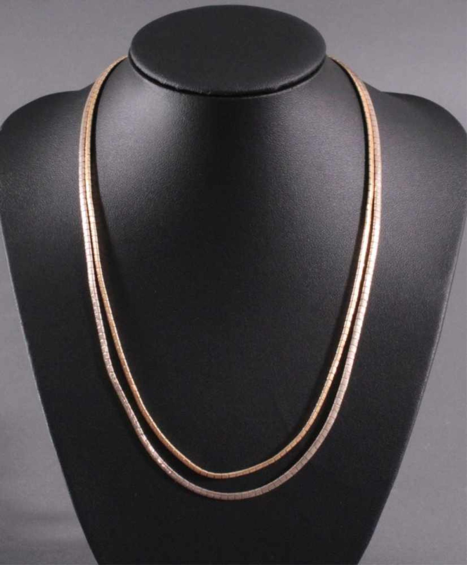 Collier 585er Gelbgold2-reihiges Collier, an der Schließe punziert,ca. Länge 44 cm, 35,5 g