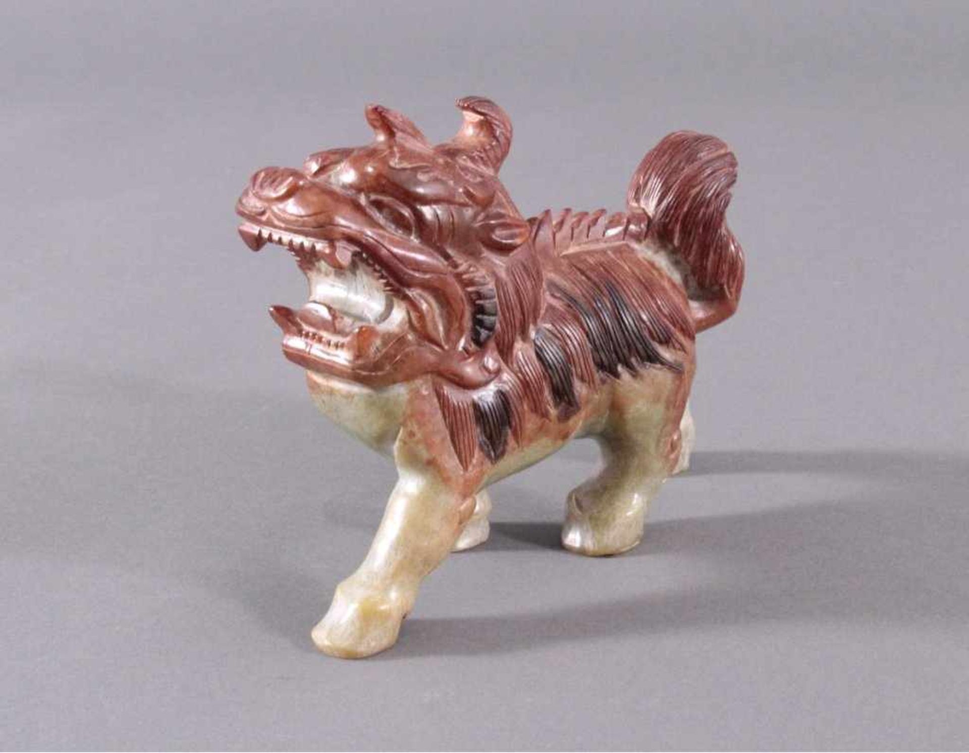 Jade Nephrit Figur, Fo-Hund"Wächterlöwe", fein geschnitzte Arbeit aus dem 19.Jahrhundert. Maße ca. - Image 3 of 7