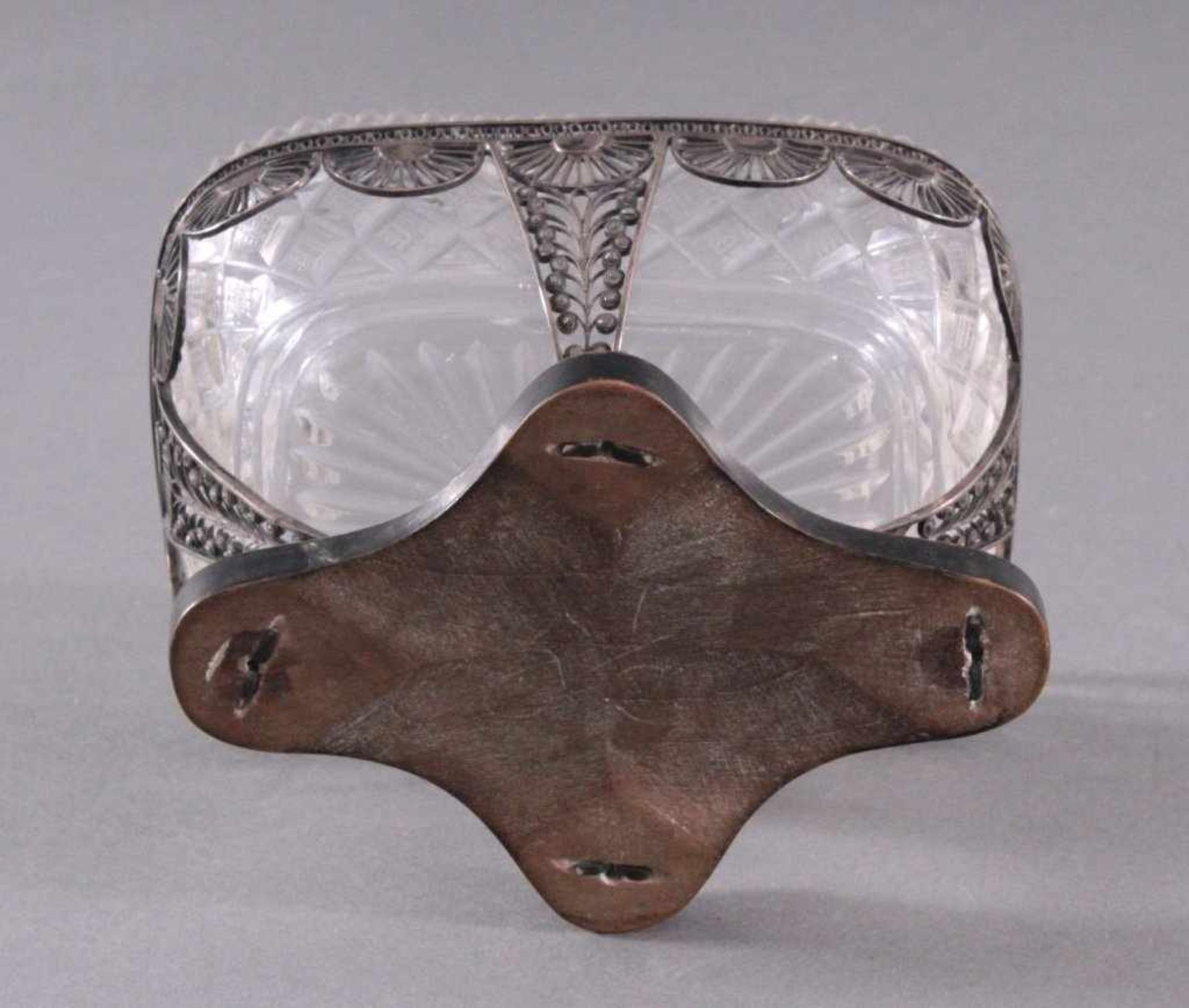 Biedermeier KonfektschälchenDurchbrochen gearbeitetes Silbergestell mit Glaseinsatz - Image 4 of 4