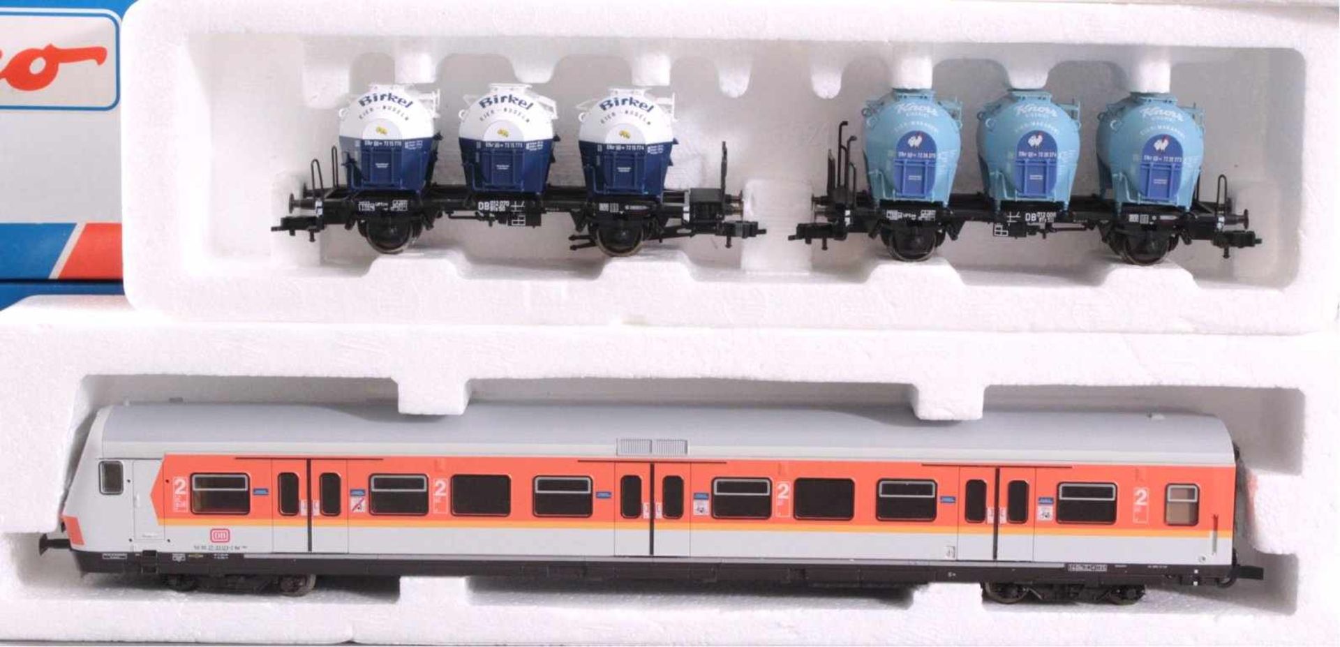 Roco Dampf-Lok 43271, 74 904 Spur H0 mit 4 WaggonsNeuwertig und in der Originalverpackung, Waggons - Bild 2 aus 6