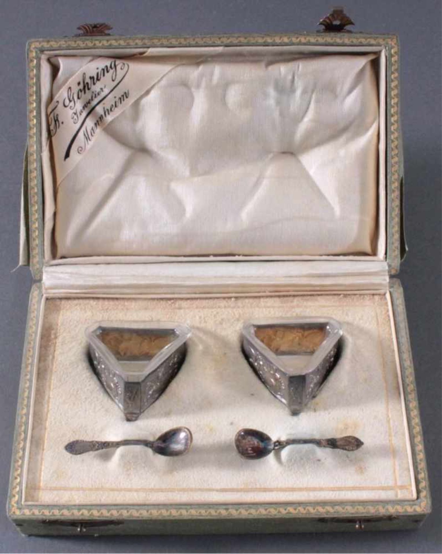 2 Gewürzschälchen mit Löffel um 1900, 800er SilberSchälchen mit Glaseinsatz, original Schatulle