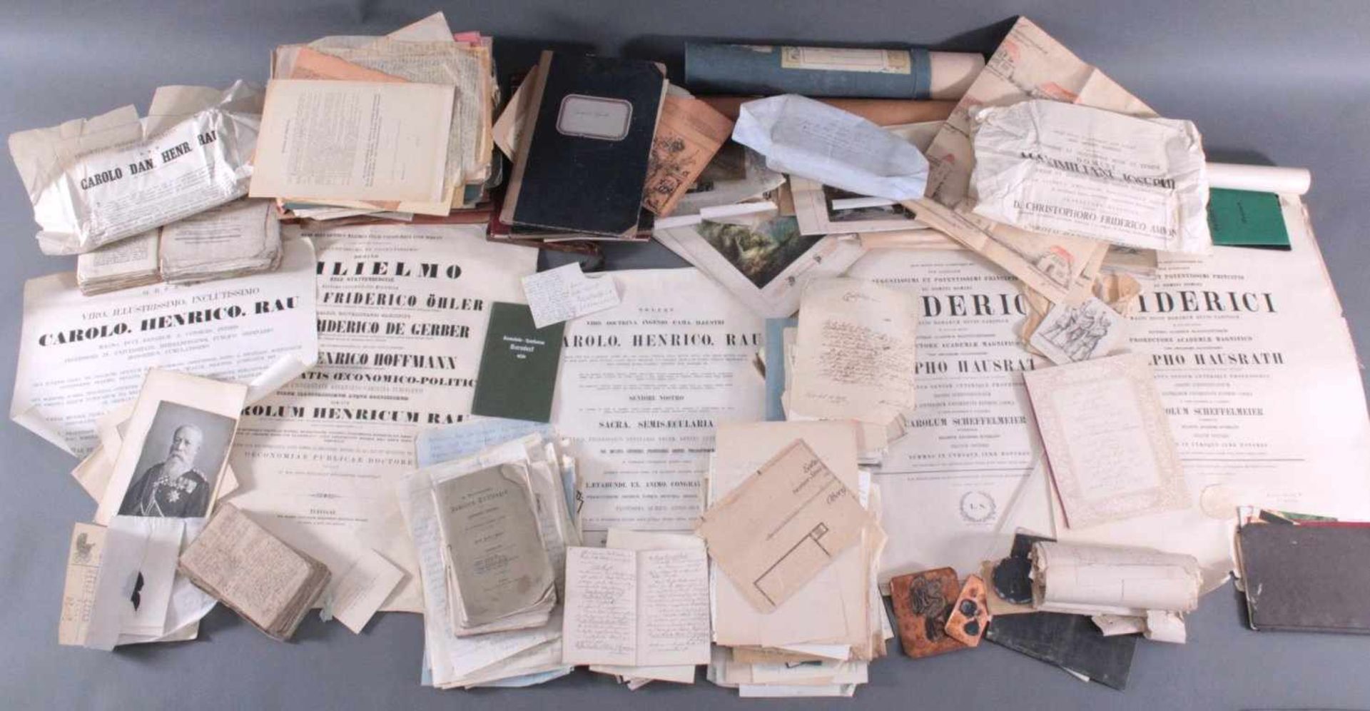 Papier und DokumentennachlassPrivate Briefe (auch auf Zeppelin- und Condor-Briefpapier),