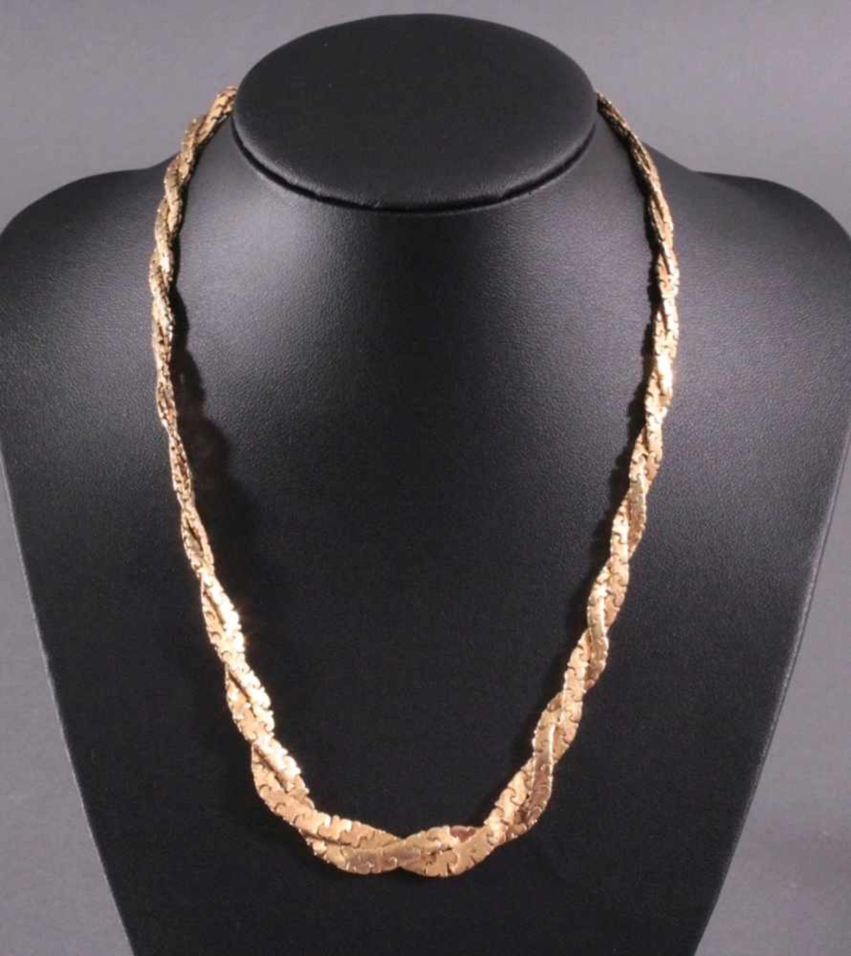 Collier 750er Gelbgold2-reihiges Collier, an der Schließe punziert,ca. Länge 43 cm, 47,2 g