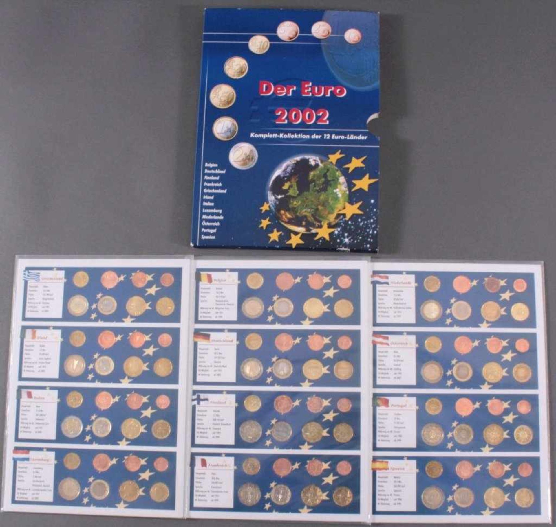 Der Euro 2002, alle 12 Euro Länder12 Kursmünzensätze, in Pappblistern.