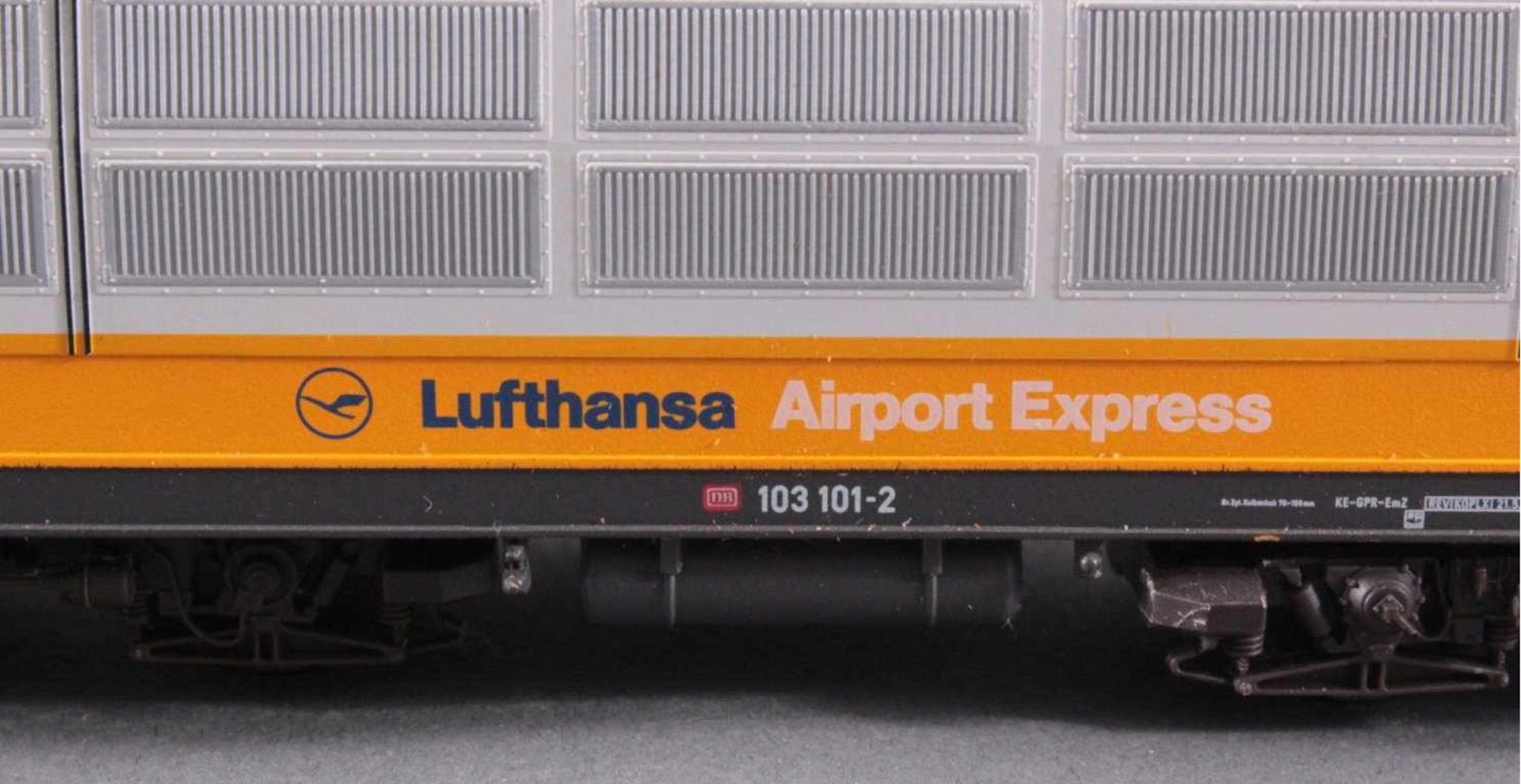 Fleischmann Lufthansa Airport Spur H0 mit 3 WaggonsWaggons 5677, 5678 und 5679. - Image 3 of 3