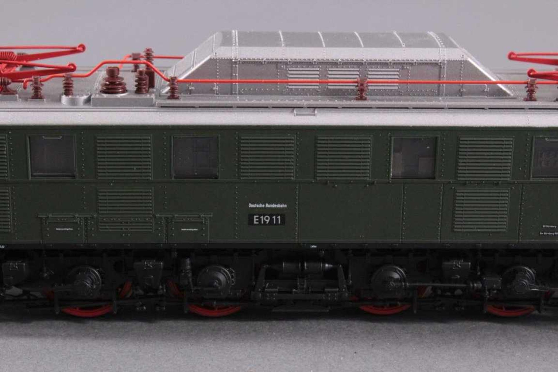 Fleischmann E-Lok E1911 Spur H0 mit 4 WaggonsWaggons 553001, 5256, 5345 und 5262 - Bild 3 aus 5