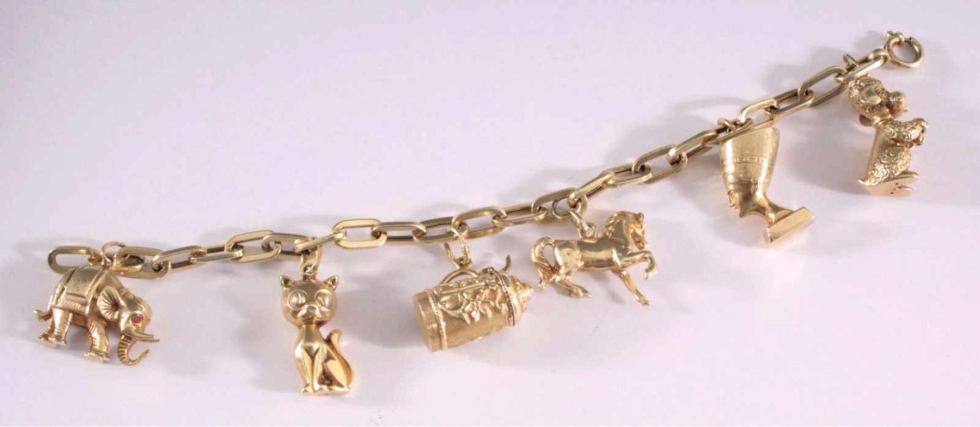 Bettelarmband aus 14 Karat GelbgoldKettengliederarmband mit 6 Anhänger u.a. Pudel, Elefant,Pferd, - Bild 2 aus 2