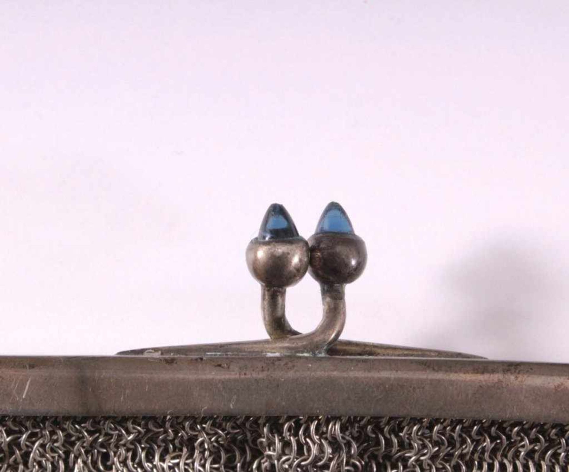 Ketten-Tasche 800er SilberClip in Form von Eichel mit blauen Stein, innen punziert800, ca. 18 x 18 - Bild 2 aus 2