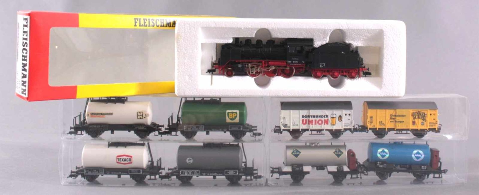 Fleischmann Dampflok 4142 Spur H0 mit Tender und 8 Waggons6 Kesselwaggons und 2 Güterwaggons mit