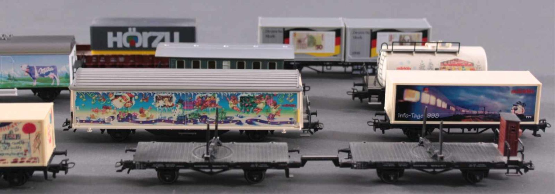 10 Märklin Waggons, H0Unterschiedliche Modelle, teils mit Werbeaufdruck und / oderZubehör. - Bild 3 aus 3