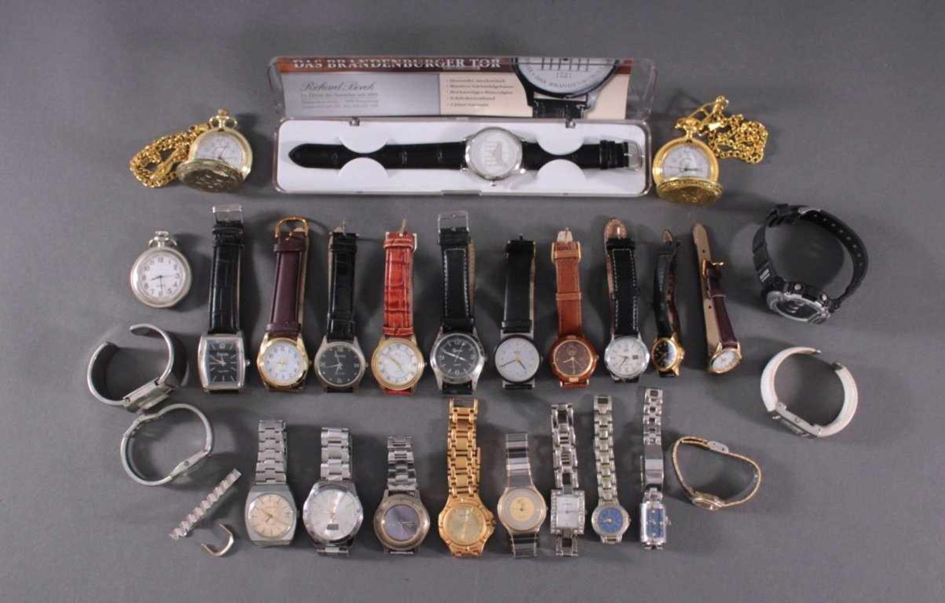 Uhren-Konvolut. 25 Stück, Taschen und ArmbanduhrenDamen und Herren, unterschiedliche Hersteller,