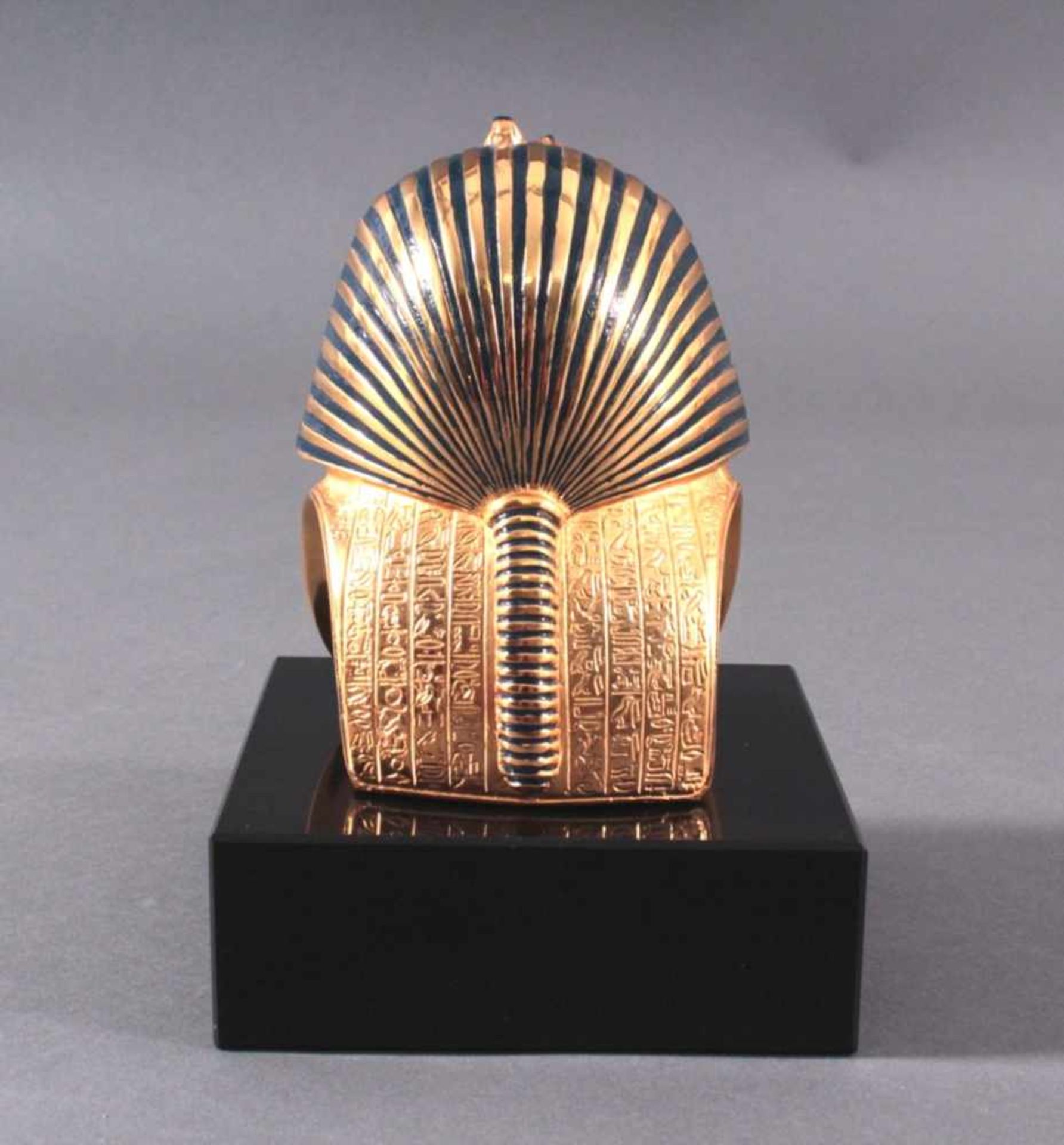 Die Mumienmaske Tutanchamuns, 24 Karat vergoldetDas Replikat ist aus Bronze mit 24 Karat - Bild 2 aus 5