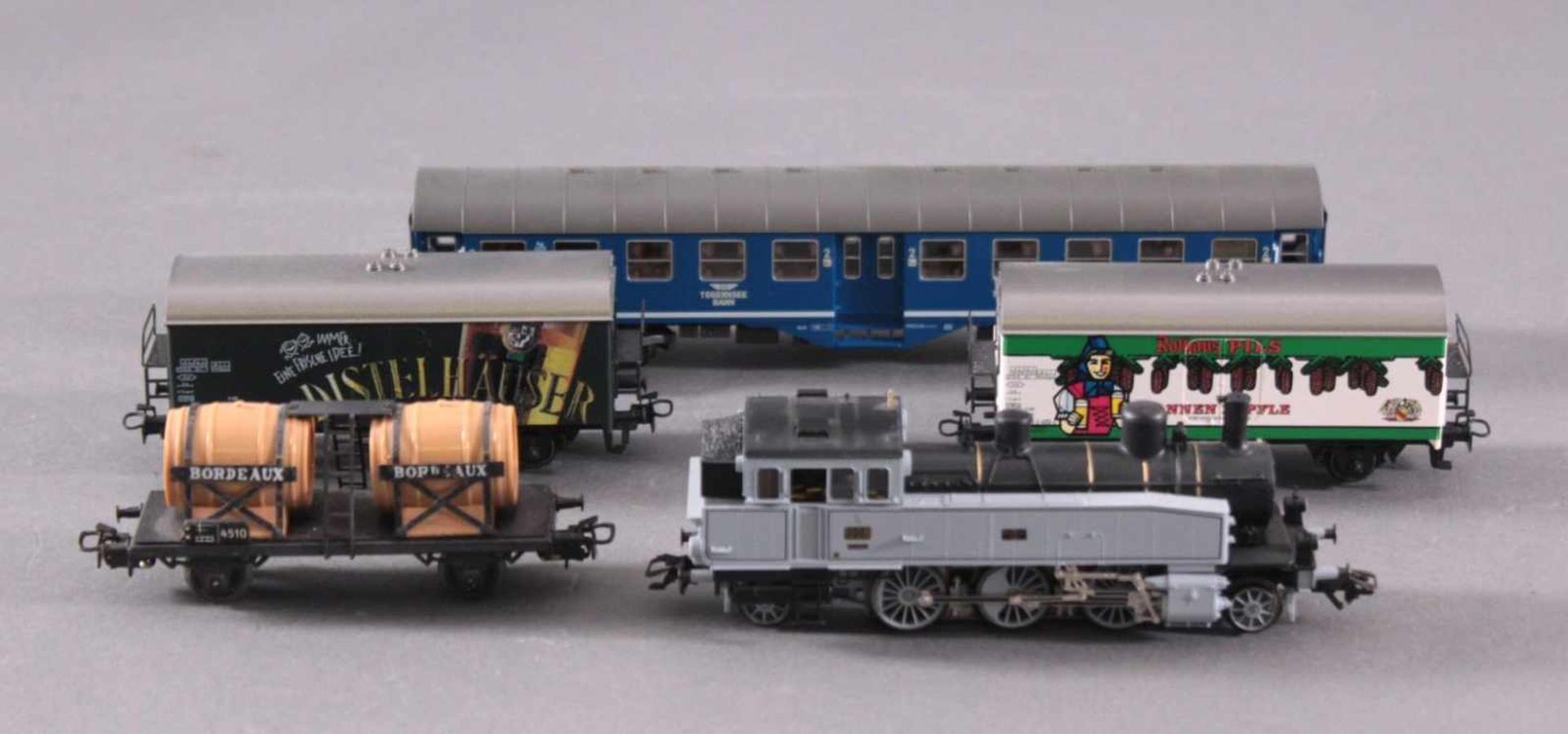 Märklin Dampflok 3412 mit 4 Waggons