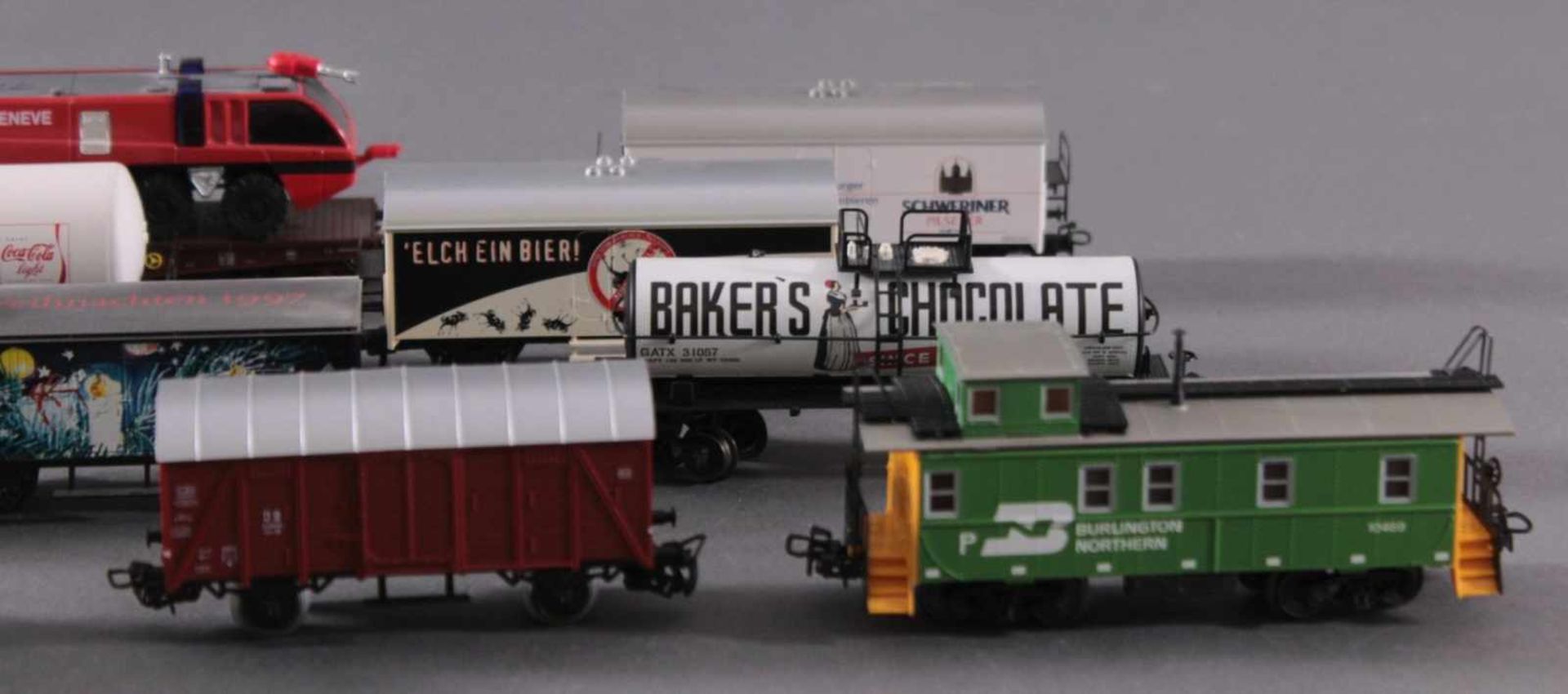 10 Märklin Waggons, H0Unterschiedliche Modelle, teils mit Werbeaufdruck und / oderZubehör. - Bild 3 aus 3