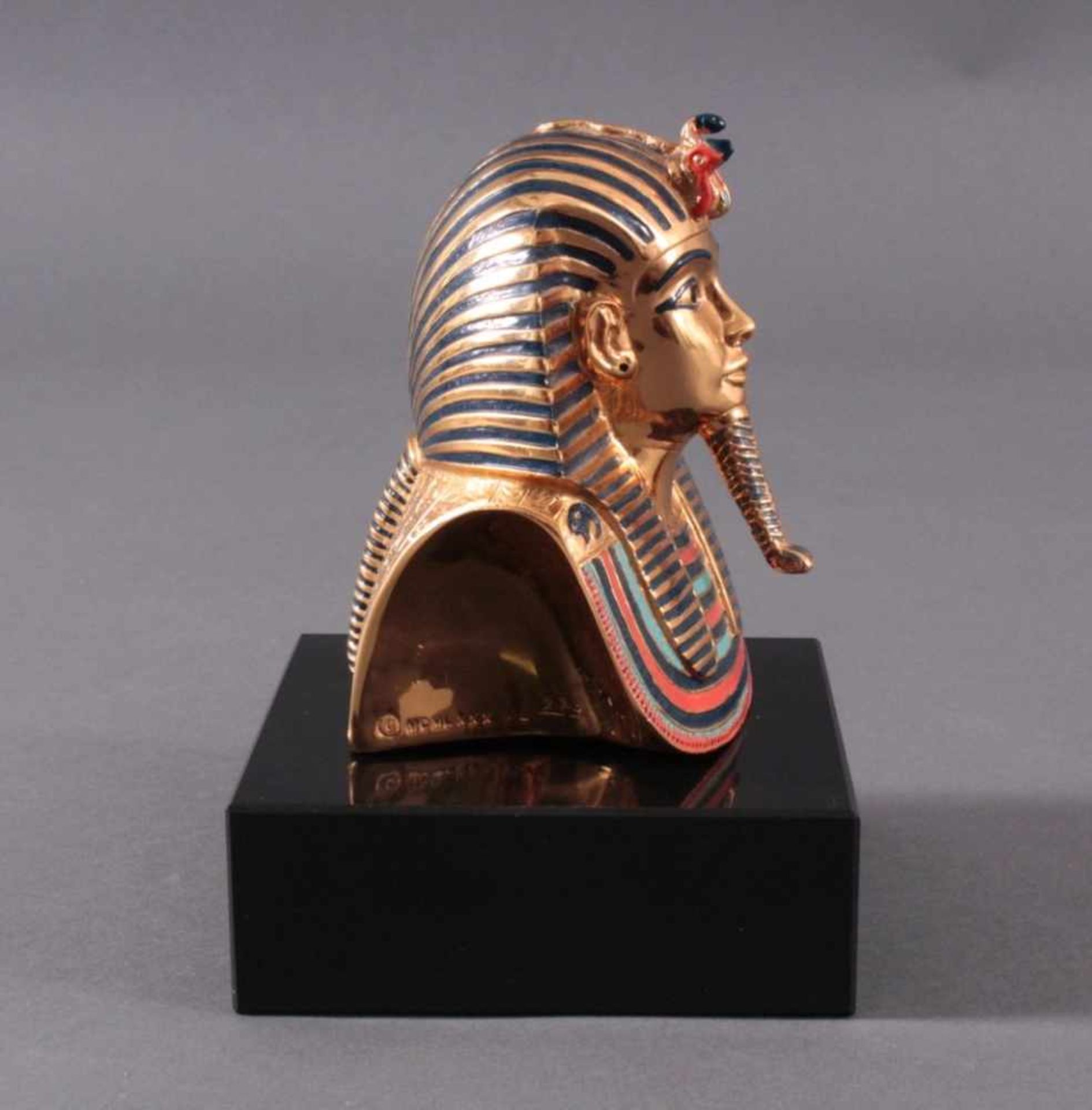 Die Mumienmaske Tutanchamuns, 24 Karat vergoldetDas Replikat ist aus Bronze mit 24 Karat - Bild 3 aus 5