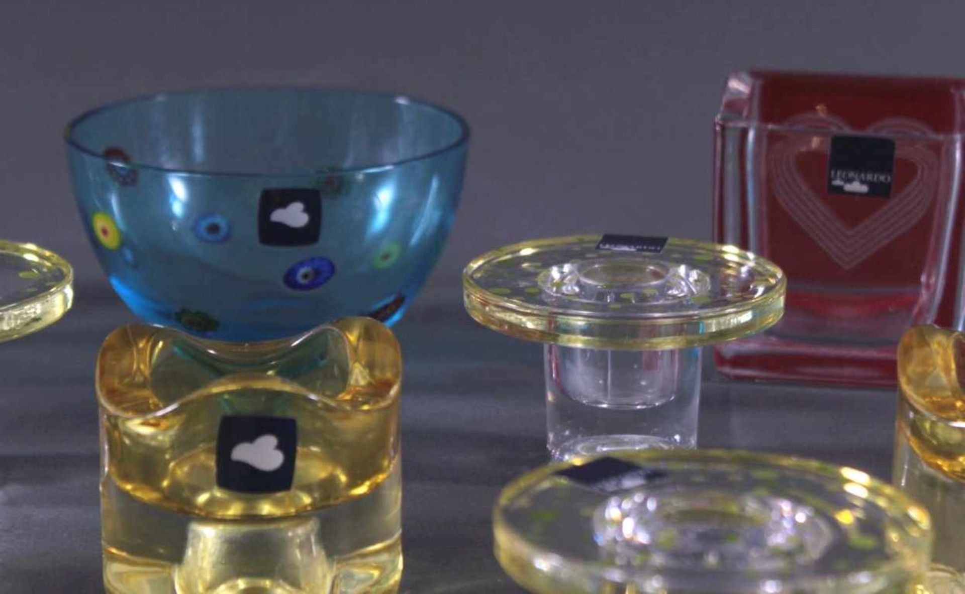 Leonardo-Glas, 16 TeileFarbloses Glas bunt überfangen, 1 Schale Millefiori, ca. H-7cm, 1 Schale, - Image 3 of 4