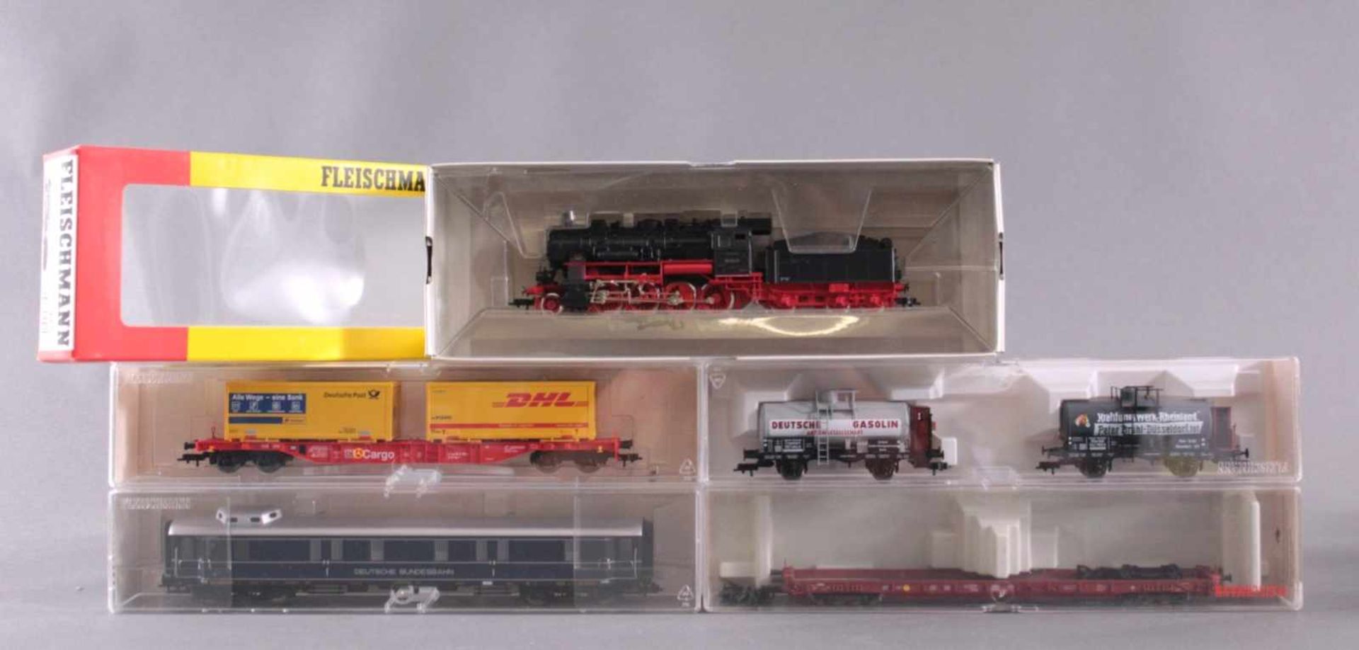 Fleischmann Dampf-Lok 4157 Spur H0 und 5 GüterwaggonsUnbespielt und in der Originalverpackung,