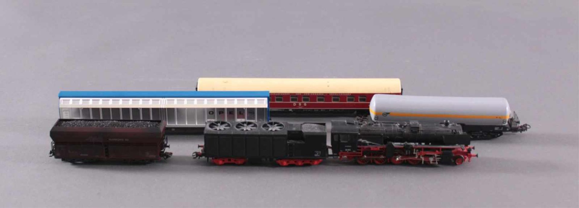 Märklin Kondenstender 34171 mit 4 Waggons