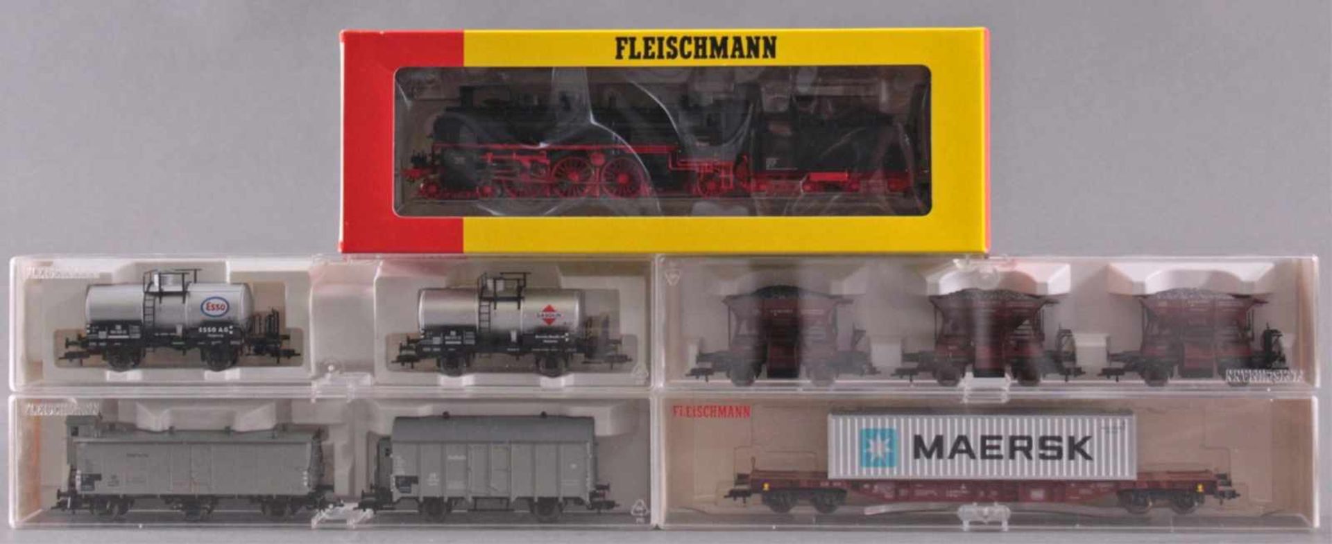 Fleischmann Dampf-Lok 4119 Spur H0 und 8 GüterwaggonsUnbespielt und in der Originalverpackung,