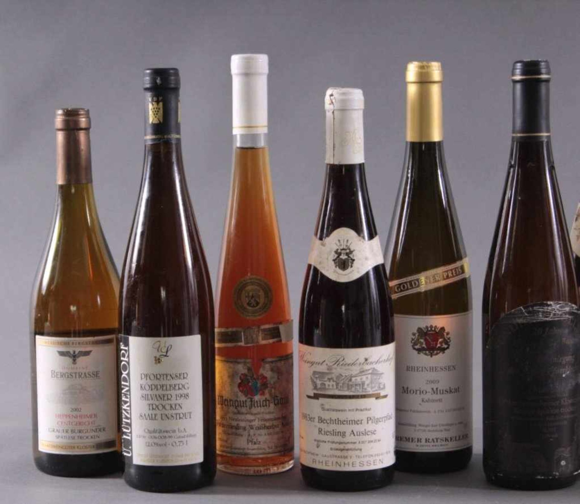 11 Flaschen Wein2x 1979er Franz Hahn, Ortega Beerenauslese.1x 1971er Varnhalter Sonnenberg, - Bild 2 aus 3
