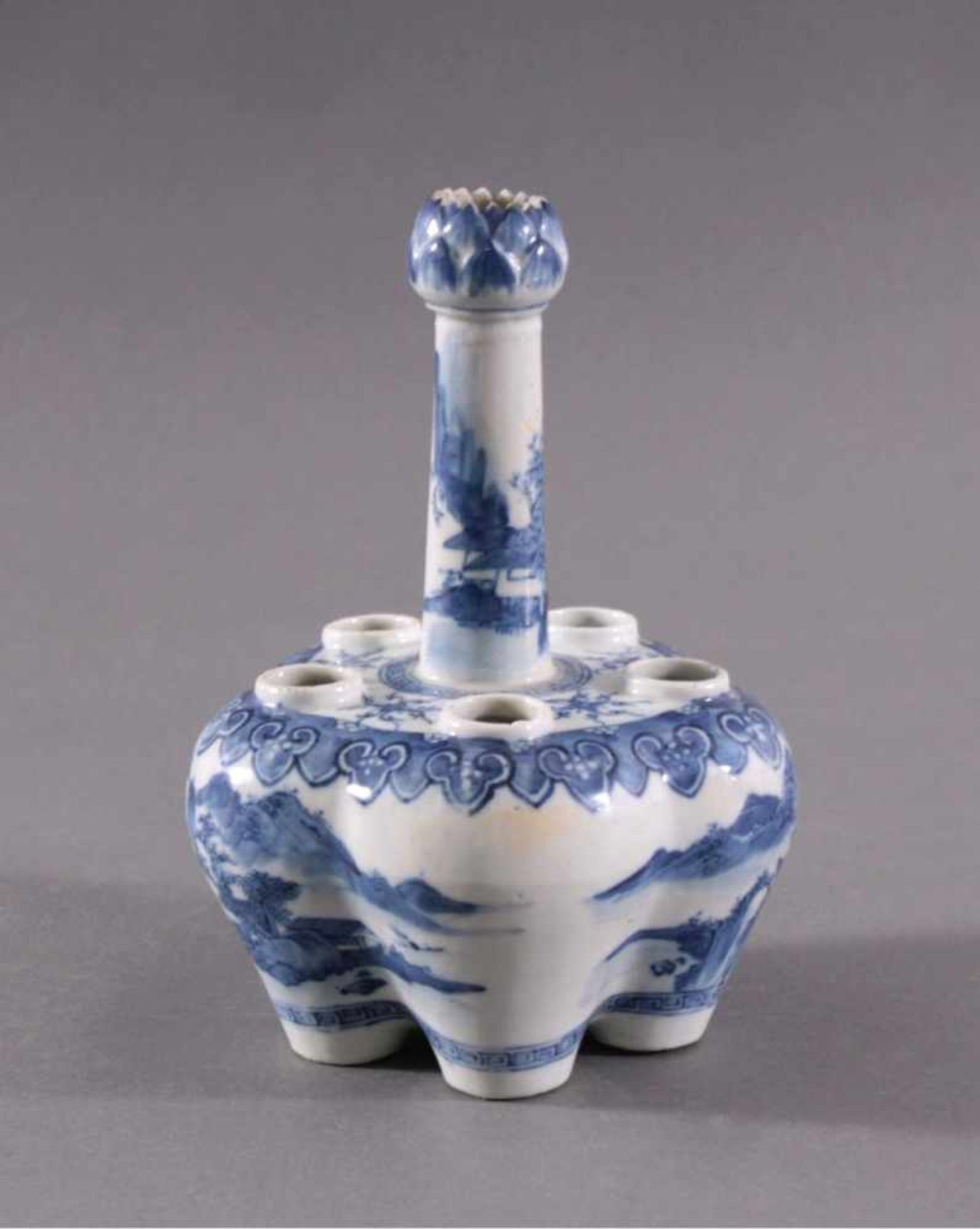 Sake-Gefäß, Asien 19. JahrhundertSteinzeug, weiß glasiert, unterglasurblaues Dekor - Bild 3 aus 7
