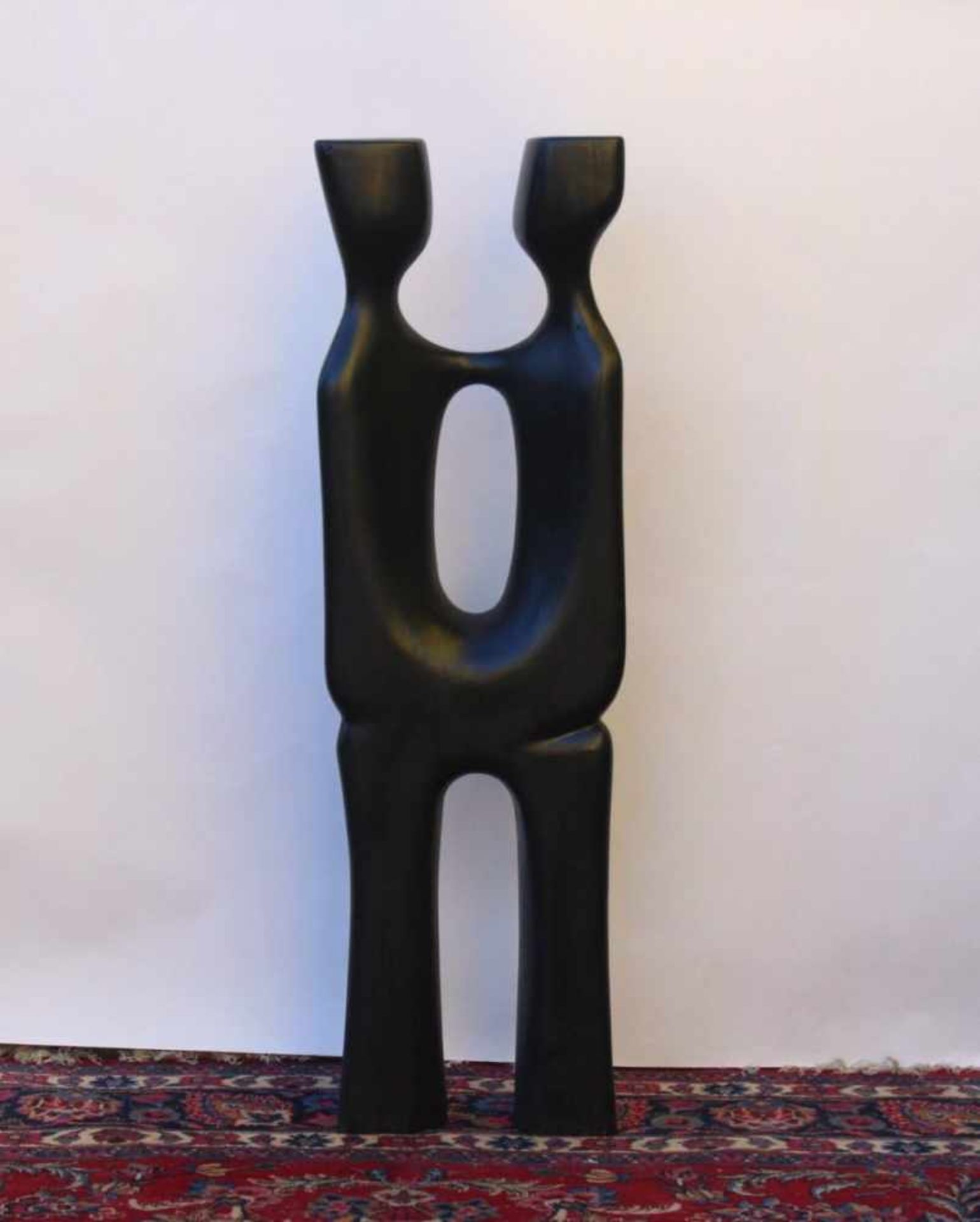 Anton Jezovsek Zvone (1935-2017)Große, geschwärzte Holzskulptur, ohne Titel (Paar).Maße ca. 114 x 34