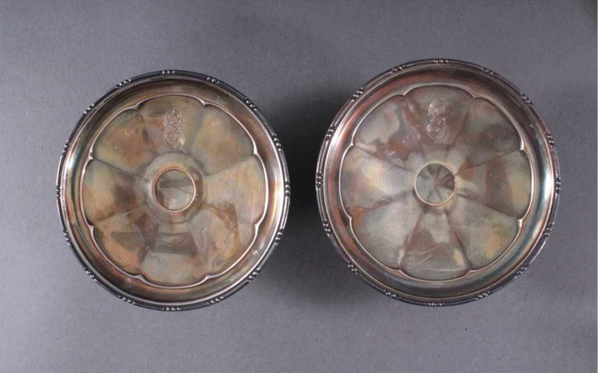 2 kleine Etageren, Silber, England um 1900Runde Etageren auf 8-eckigem Fuß, punziert R&B - Image 3 of 8
