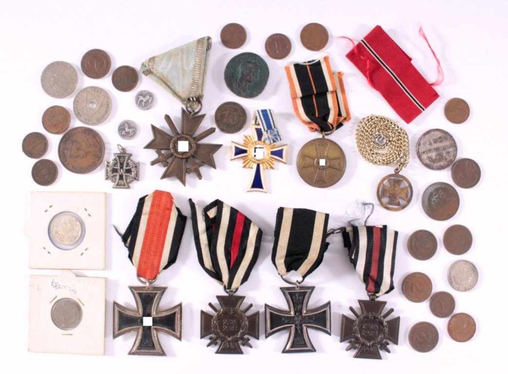 Abzeichen 1. und 2. Weltkrieg und MünzenFolgende Medaillen und Verdienstabzeichen sind auf