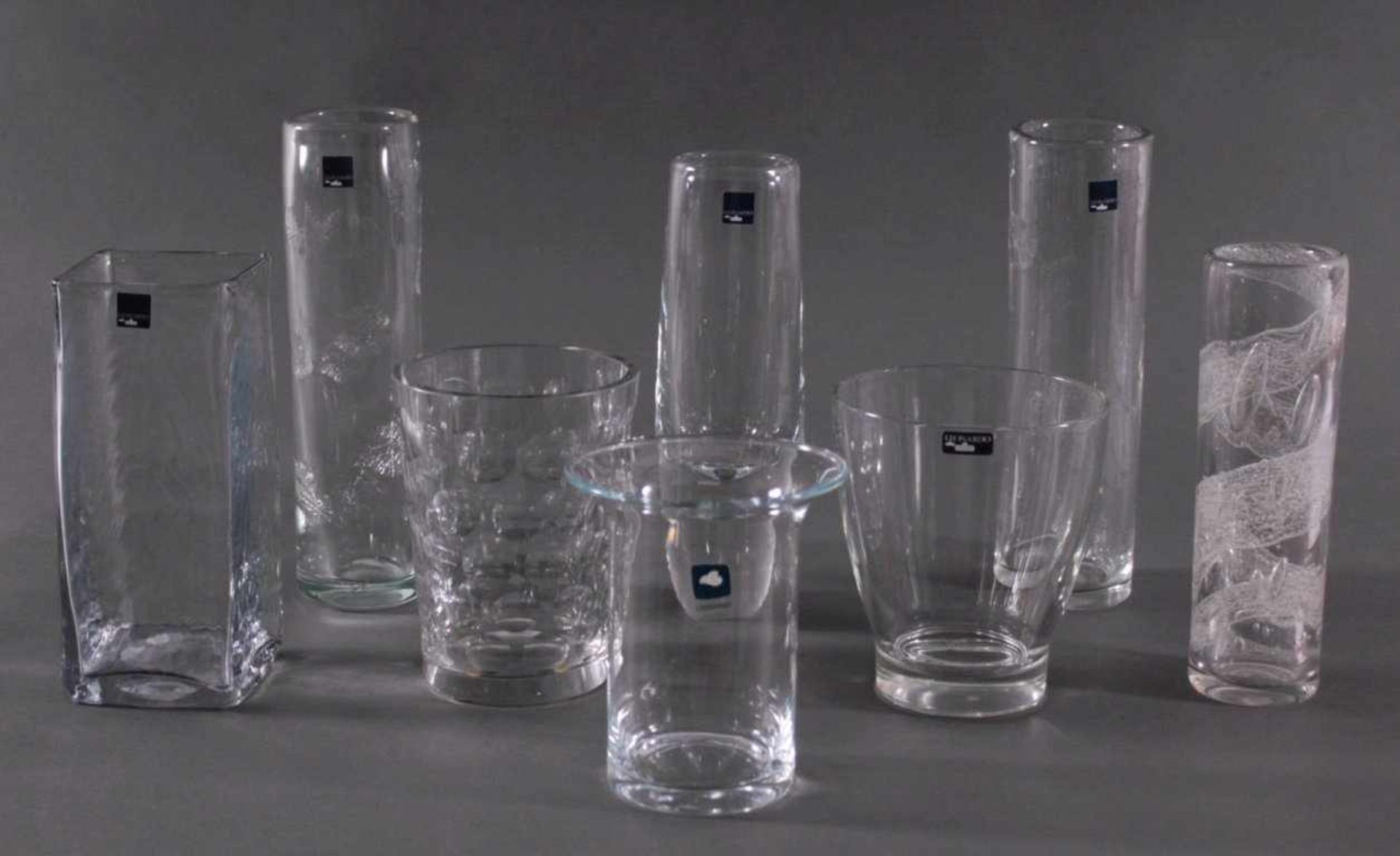 Leonardo Glasvasen8 Stück. Farbloses Glas, unterschiedliche Formen, ca. H-16,5bis 30 cm