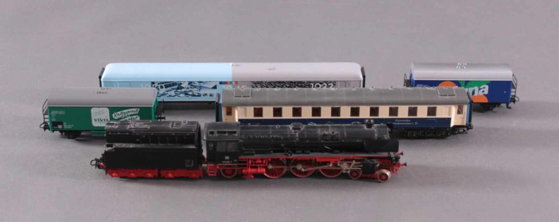 Märklin Dampflok 3610 mit 4 Waggons