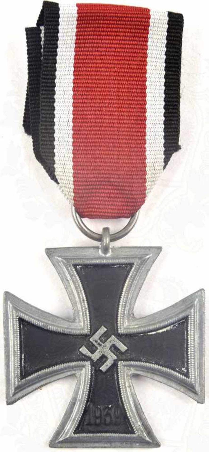 EK II 1939, Leichtmetallguss, schwarz lackierter „Kern“, einige Lackmängel, an Bandabschnitt