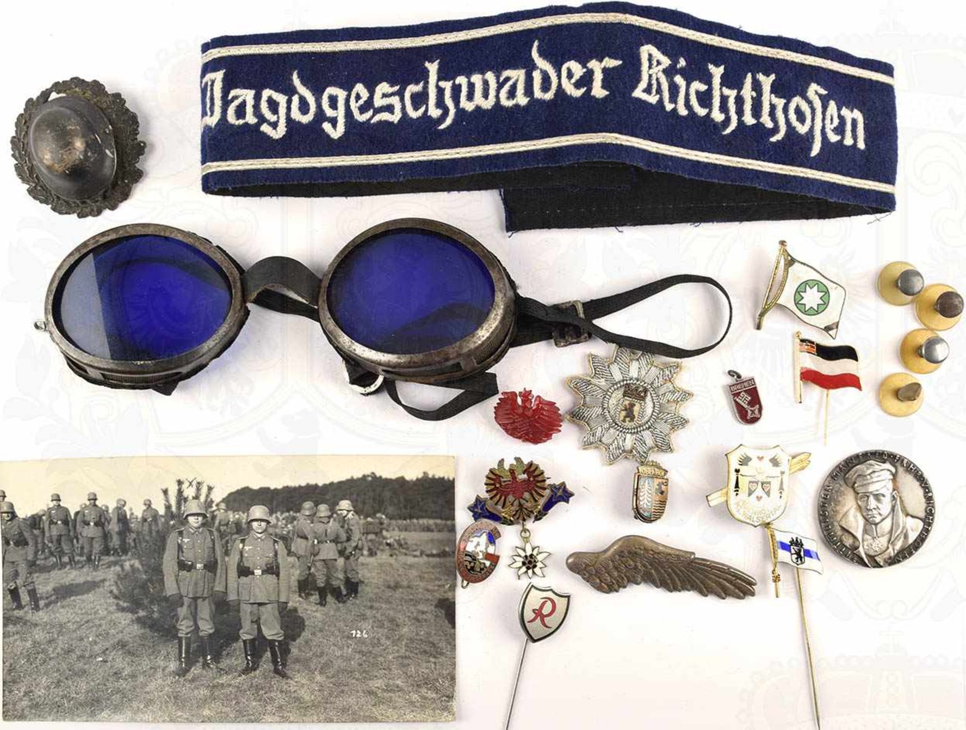 KONVOLUT ABZEICHEN UND EFFEKTEN, Abzeichen Jagdgeschwader Richthofen, Tombak/verslb./teilemailliert,