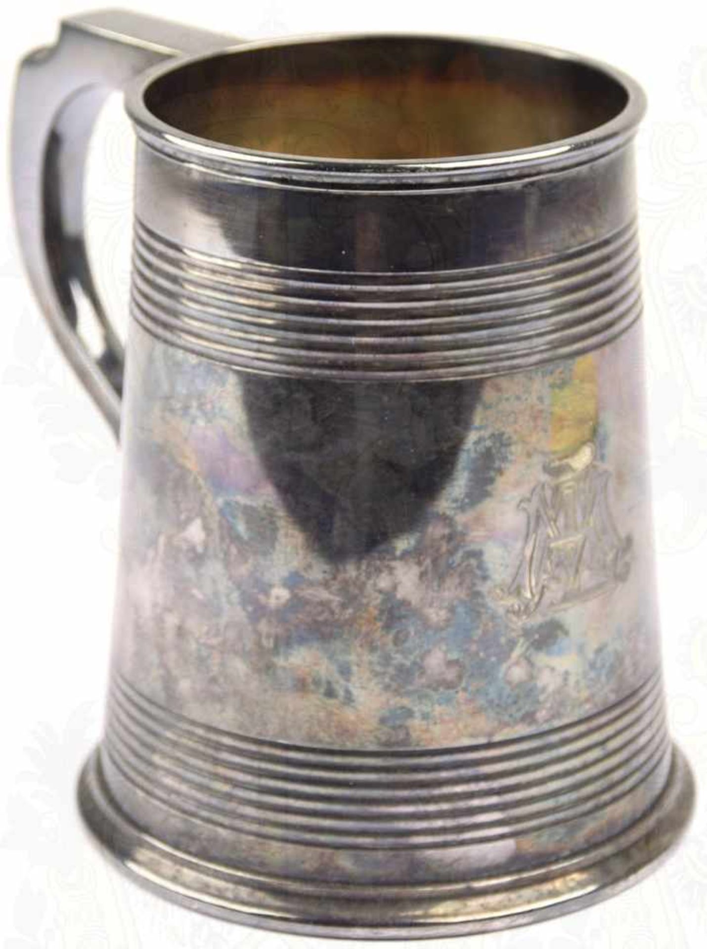 SILVER-PLATED-BIERKRUG, 1/2 L., Hersteller „Elkington &. Co.“ sowie „A 2437“ im Bodenrand, Henkel