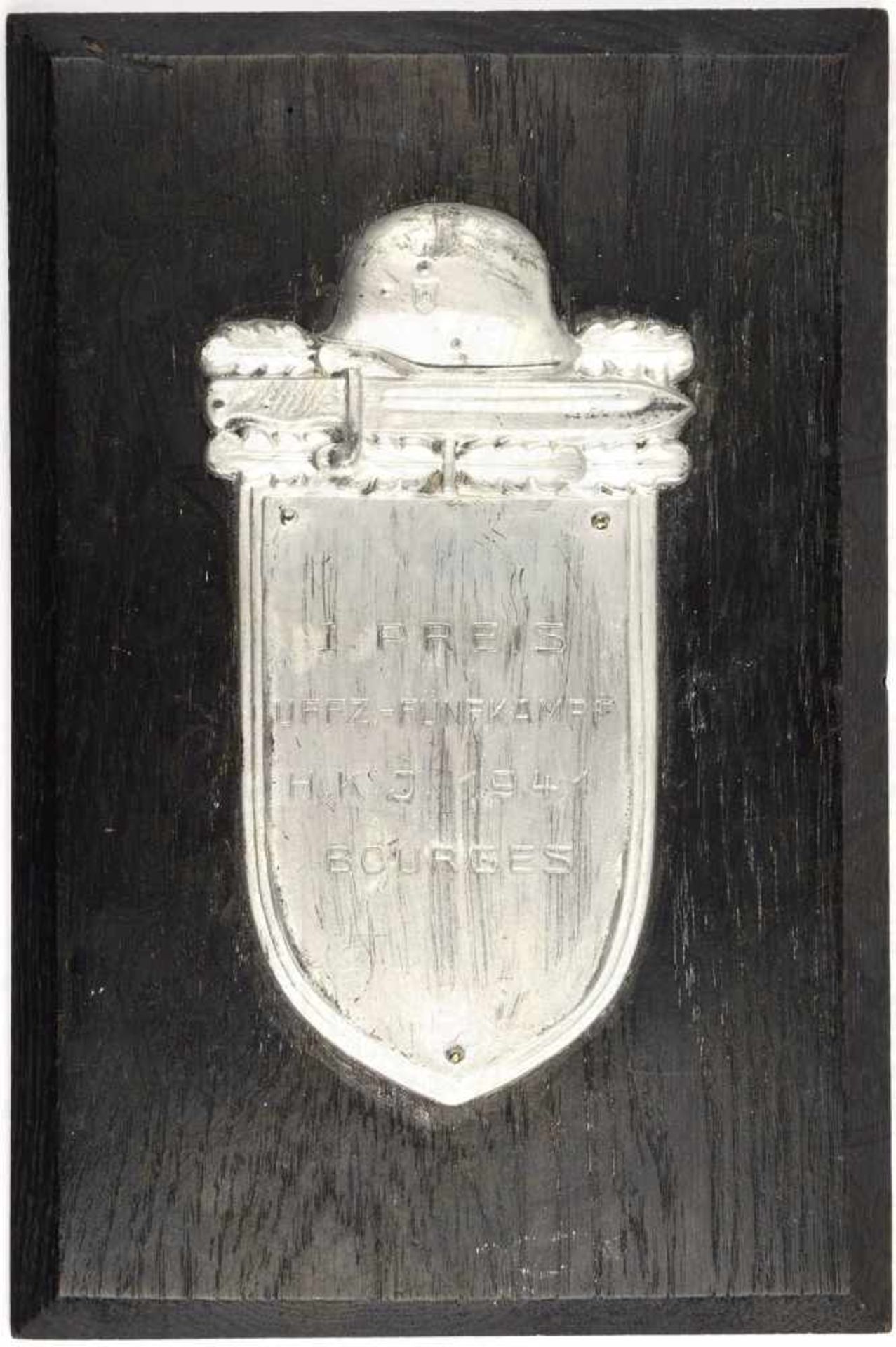 SIEGERPLAKETTE HEERES-KONTROLL-INSPEKTION BOURGES, Metallrelief, Weißmetall/verslb., in Form eines