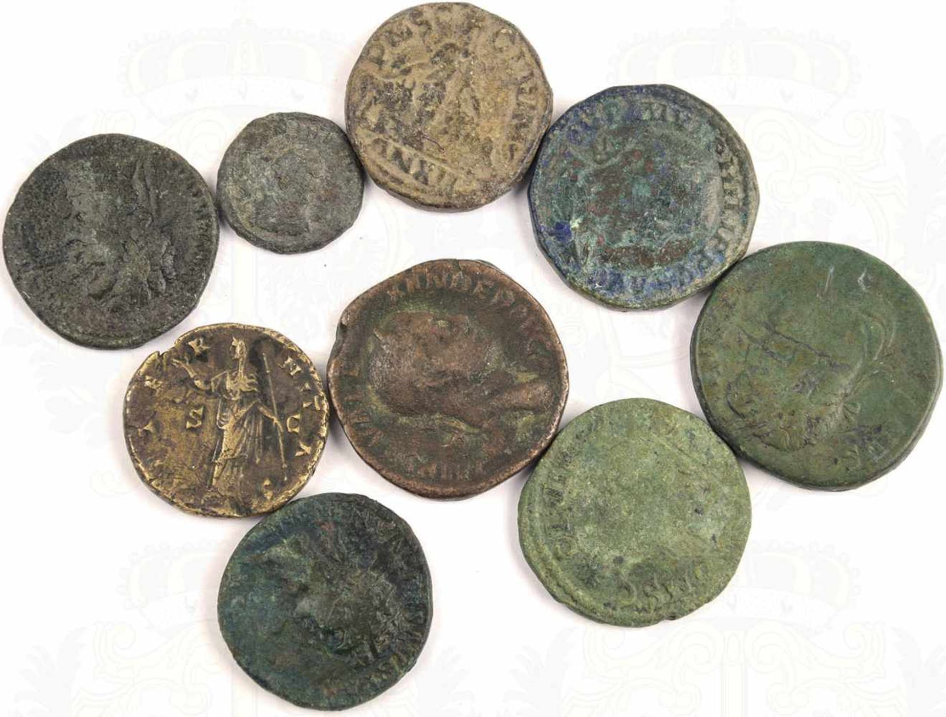 9 RÖMISCHE MÜNZEN, Bodenfunde, Bronze/Kupfer, Kaiser Hadrian, Nerva, Alexander Severus etc., 1.-3.