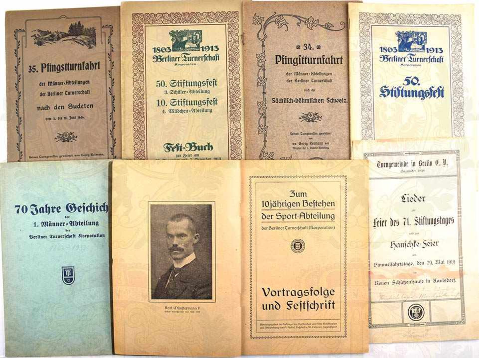 7 FESTSCHRIFTEN BERLINER TURNVEREIN, 1906-33, tls. Fotos u. Abb., 2 einmont. orig. Fotos, Ehrentafel