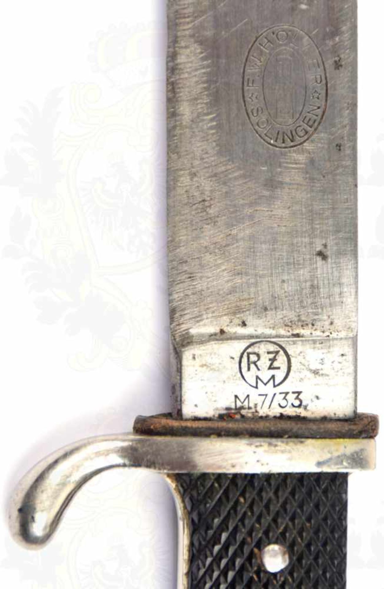 HJ-FAHRTENMESSER, Klinge m. Emblem u. Herst. „RZM M7/33“ (F. W. Höller, Solingen), beschliffen, - Bild 4 aus 4