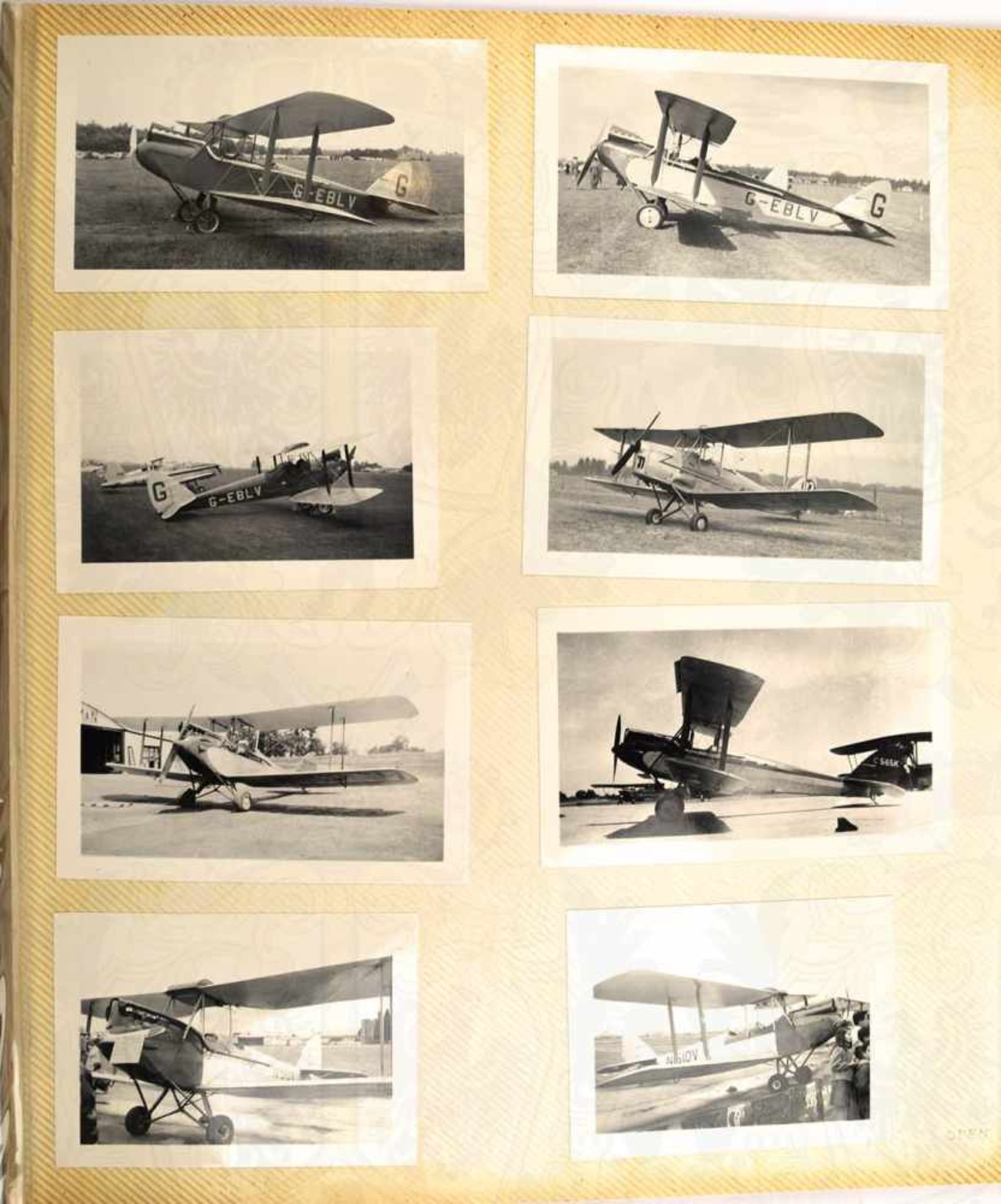2 FOTOALBEN, mit 320 Fotos v. Aufklärungs-, Trainings-, Sport- und Charterflugzeugen etc., meist - Bild 3 aus 5