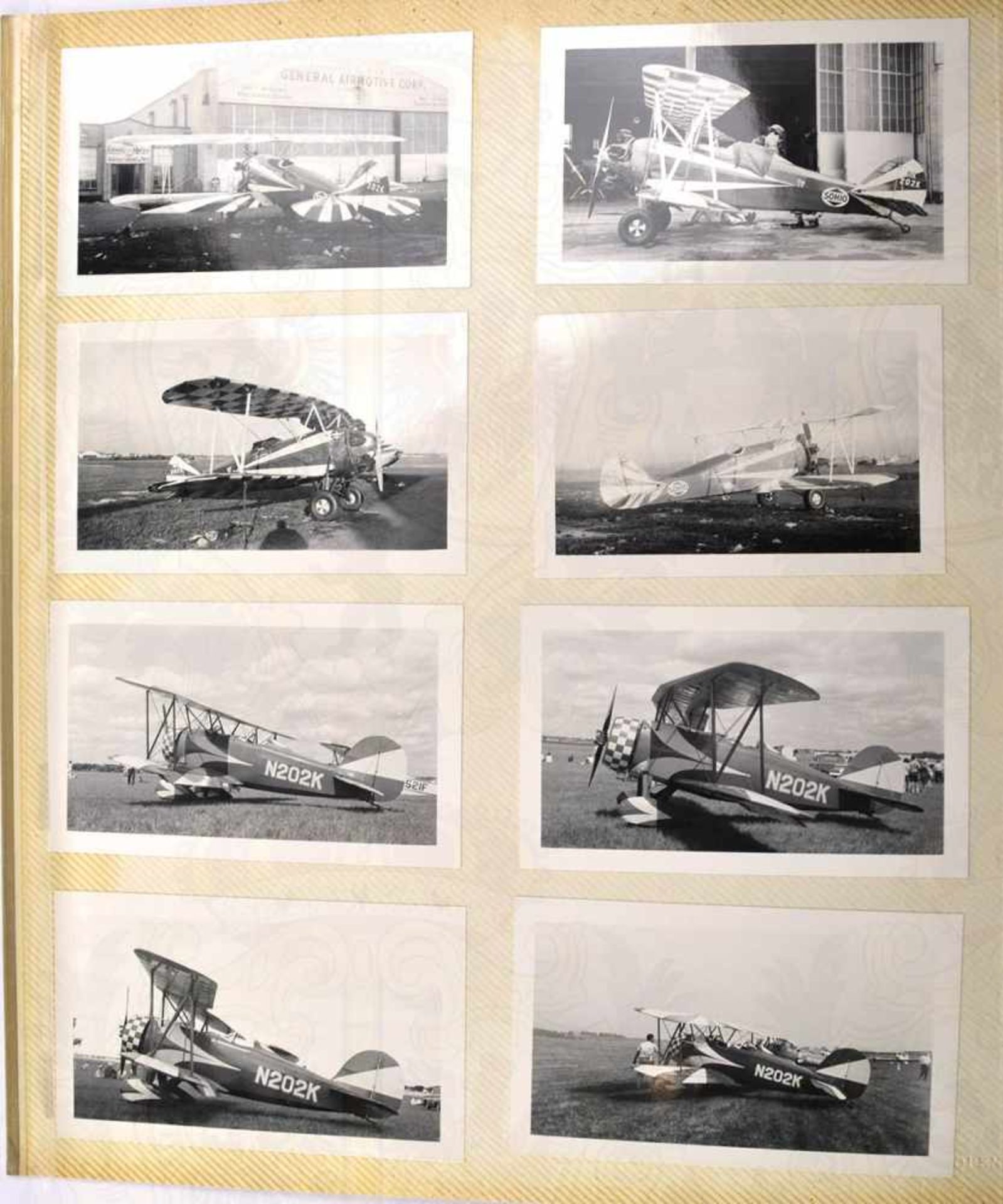 2 FOTOALBEN, mit 320 Fotos v. Aufklärungs-, Trainings-, Sport- und Charterflugzeugen etc., meist - Bild 2 aus 5
