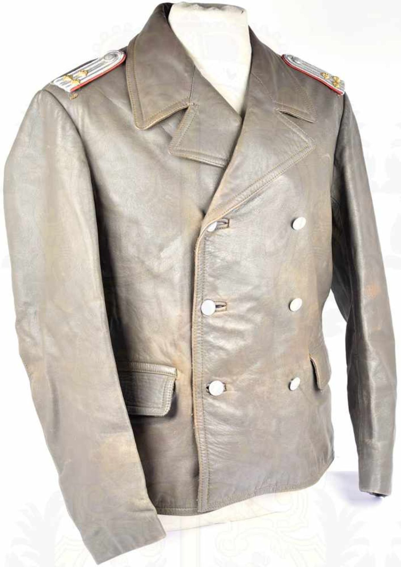 UNIFORM EINES OBERLEUTNANTS DER STAATSESKORTE: Uniformjacke, Hose, Hemd mit Binder, Paar Handschuhe,