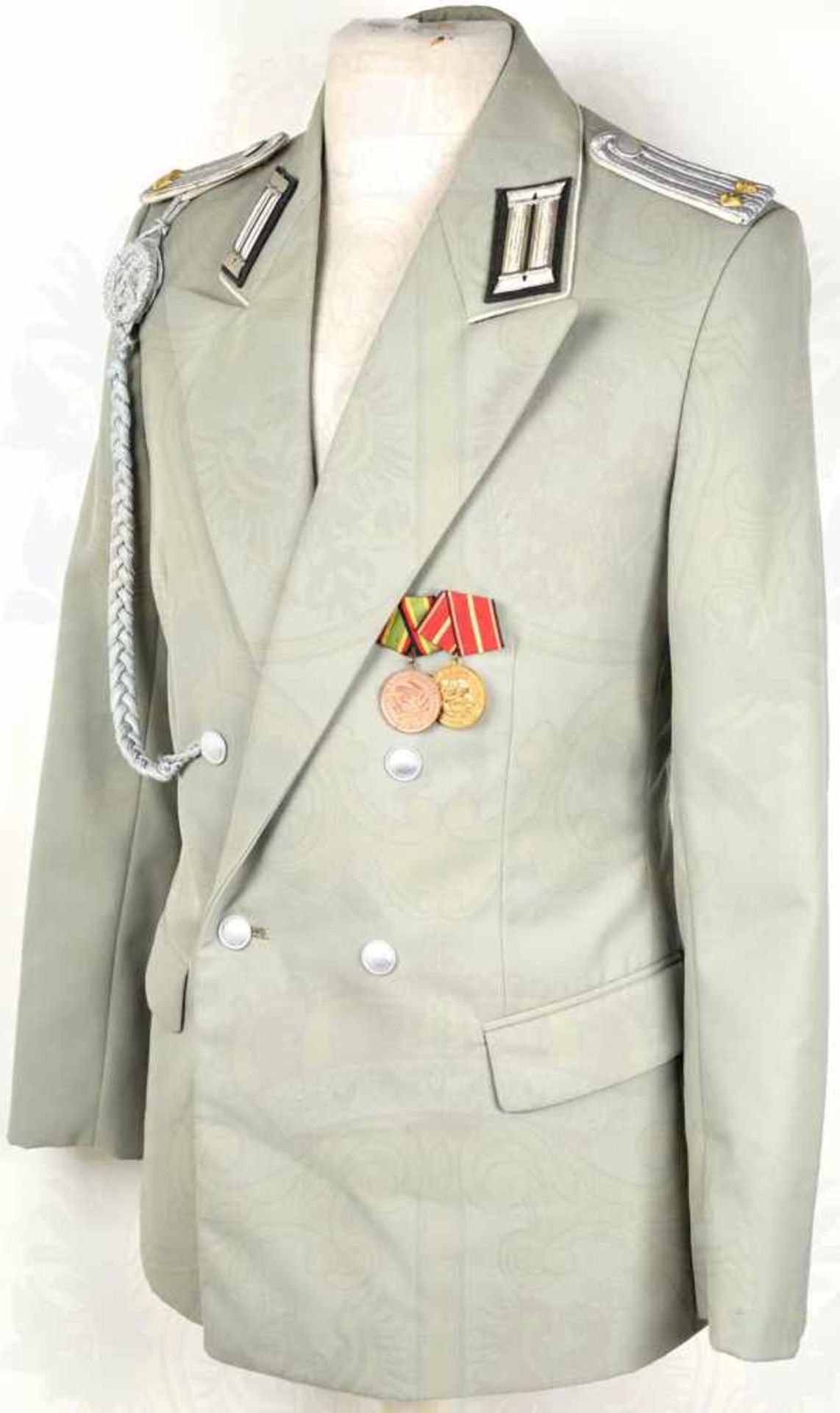 PARADEUNIFORM EINES LEUTNANTS der Landstreitkräfte: Uniformrock, 3 Hemden u. 2 Hosen // Uniformrock, - Bild 2 aus 4