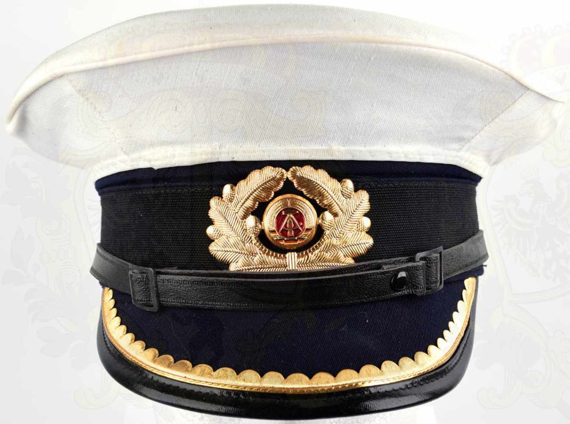 SCHIRMMÜTZE LEUTNANT BIS KAPITÄNLEUTNANT, weißes Tuch, schwarzer Mützenbund, Metall-Effekten, Schirm - Bild 2 aus 2