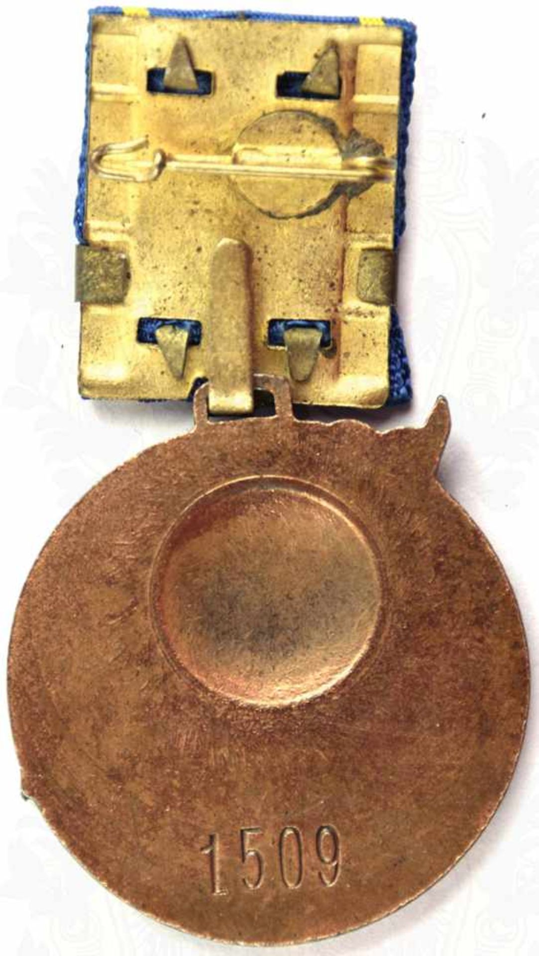 ERNST-THÄLMANN-MEDAILLE, Bronze, tls. rot lackiert, Rs. mit eingeschlagener Matrikel-Nr. „1509“, - Bild 3 aus 3
