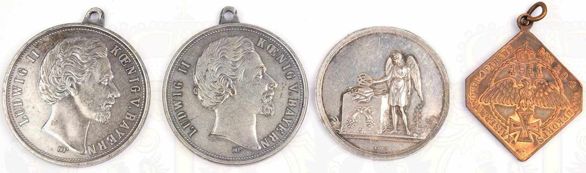 4 MEDAILLEN, 2 Gedenkmedaillen König Ludwig II. v. Bayern (neuzeitlich); Silbermedaille „Dem