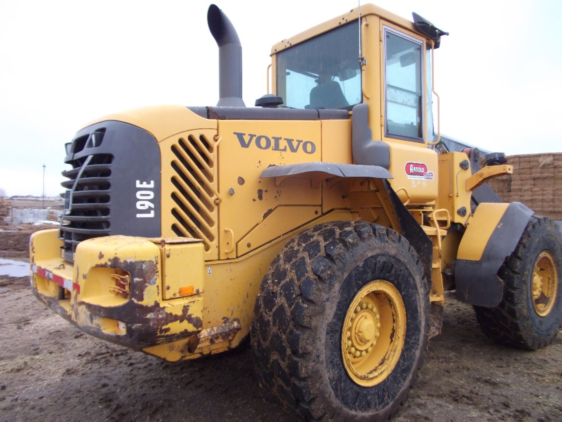 Volvo L90E 4spd power shift trans hi lift hyd quick connect new rubber 12K hrs. (we will reserve - Image 4 of 7