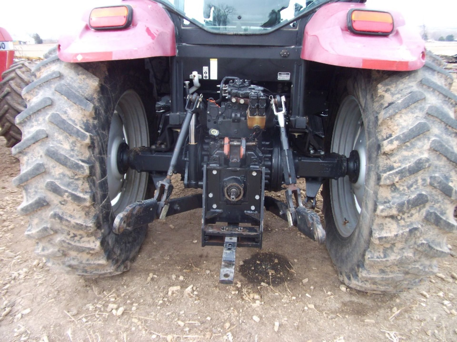 Case IH 125 MFWD power shift trans. 2 hyd remotes 18.4x38 rubber new hyd. pump 7190 hrs. - Image 3 of 8