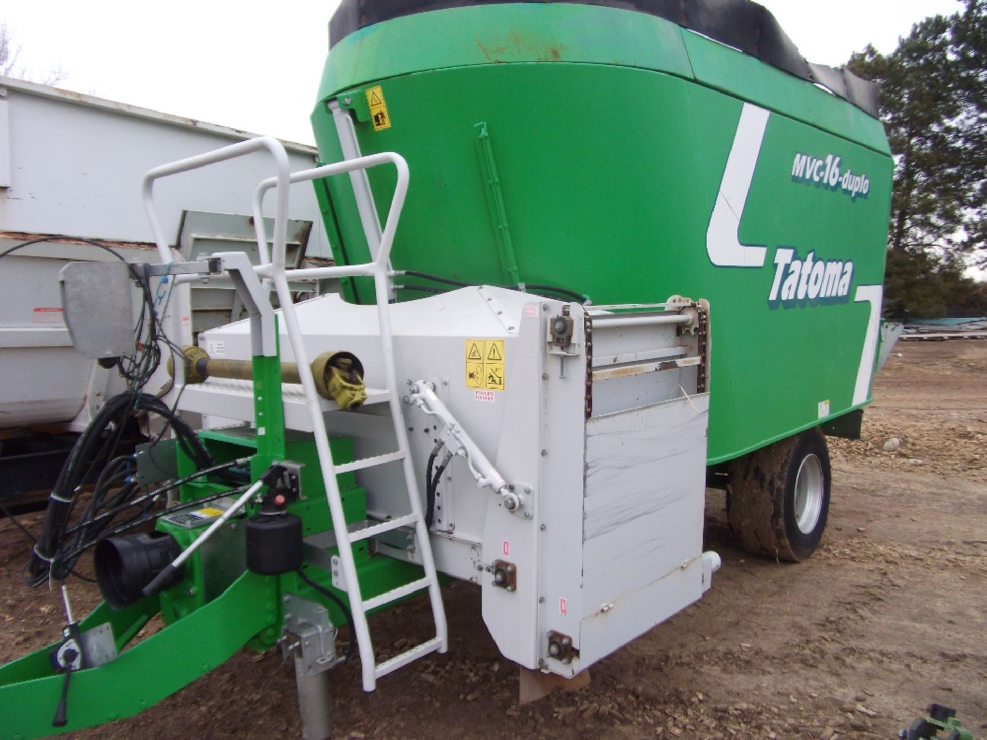 2014 Tatoma MVC 16 Duplo 725 CF twin auger vertical pto mixer feeder dual discharge new electric