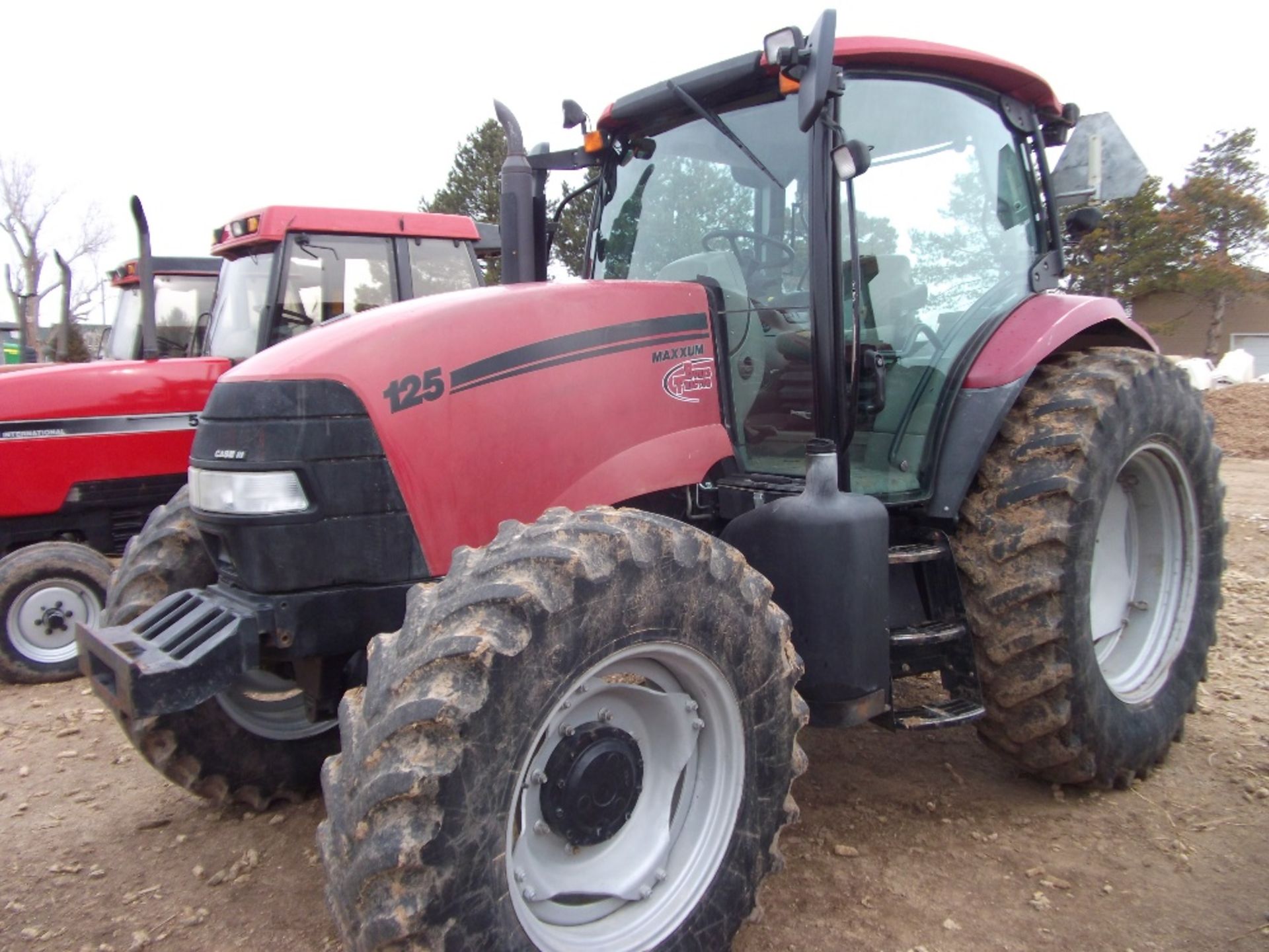 Case IH 125 MFWD power shift trans. 2 hyd remotes 18.4x38 rubber new hyd. pump 7190 hrs.
