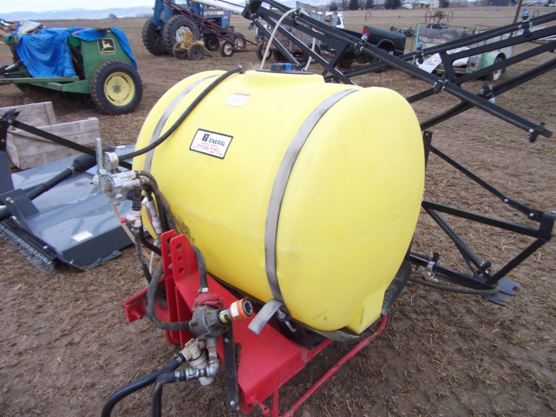 GID 3pt 200 gal poly sprayer w/booms